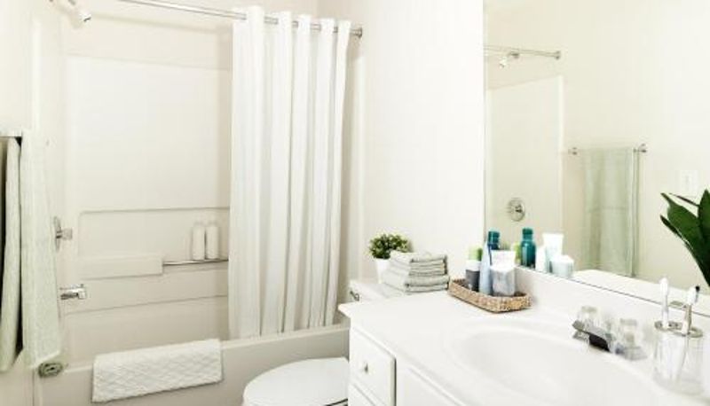 Standard room - InTown Suites Extended Stay Greensboro NC - Airport