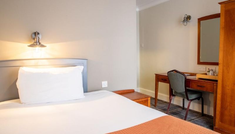 Standard room - Arnos Manor Hotel Bristol