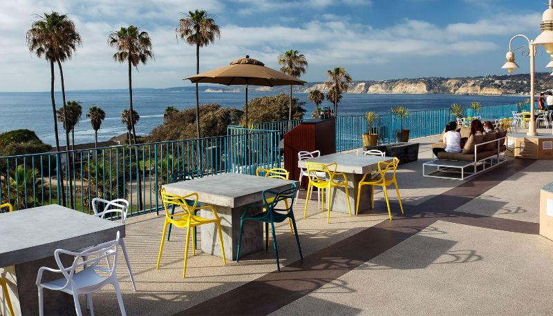 Bar - La Jolla Cove Suites