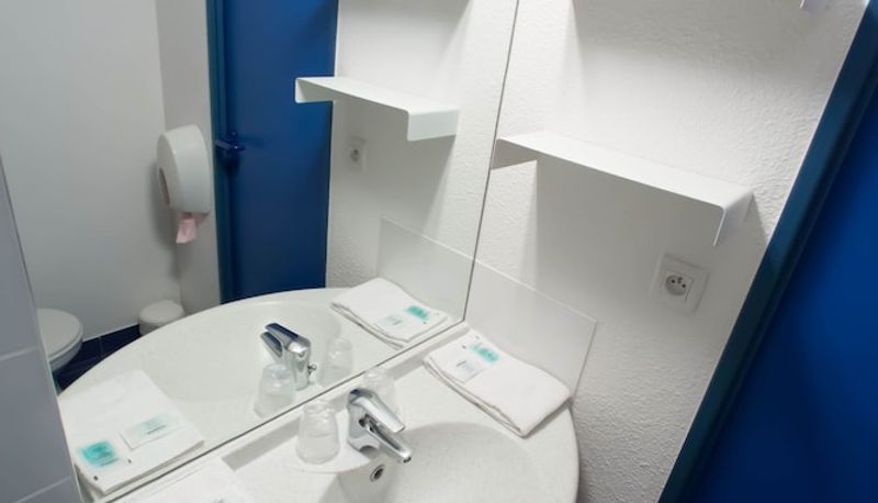 Quadrupla - Hotel Dom le Breton Nantes Beaujoire - Porte de Sainte Luce