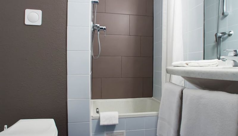 Quadrupla - Hotel Dom le Breton Nantes Beaujoire - Porte de Sainte Luce