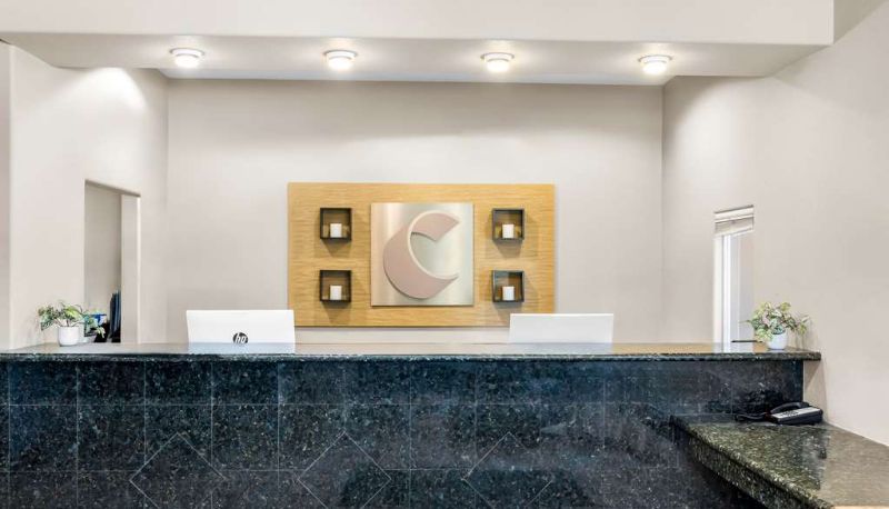 Hall - Comfort Inn & Suites Riverton
