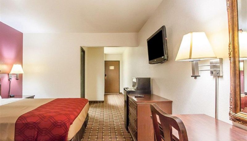 Camera - Econo Lodge Dexter