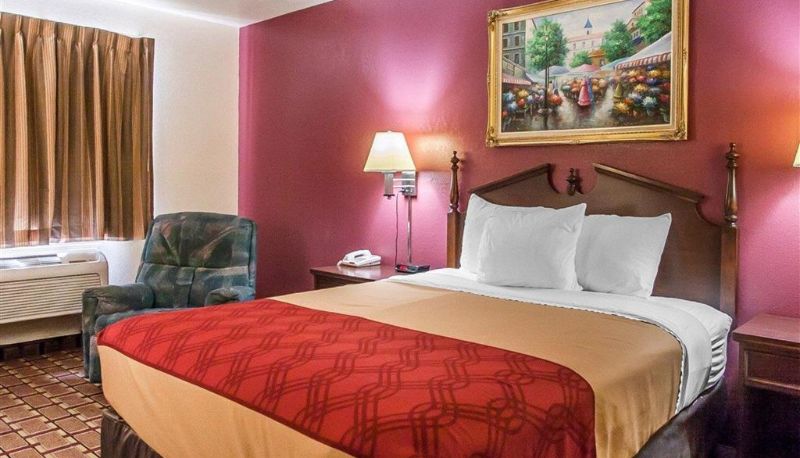 Camera - Econo Lodge Dexter