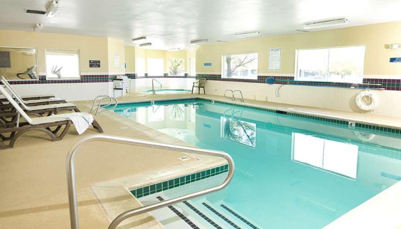 Piscina - Crystal Inn Hotel And Suites Midvalley