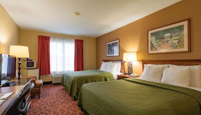 Zimmer - Coshocton Village Inn & Suites
