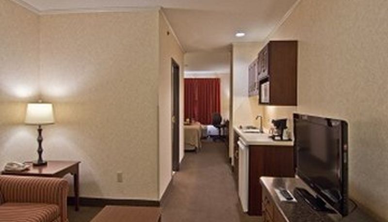 Zimmer - Coshocton Village Inn & Suites