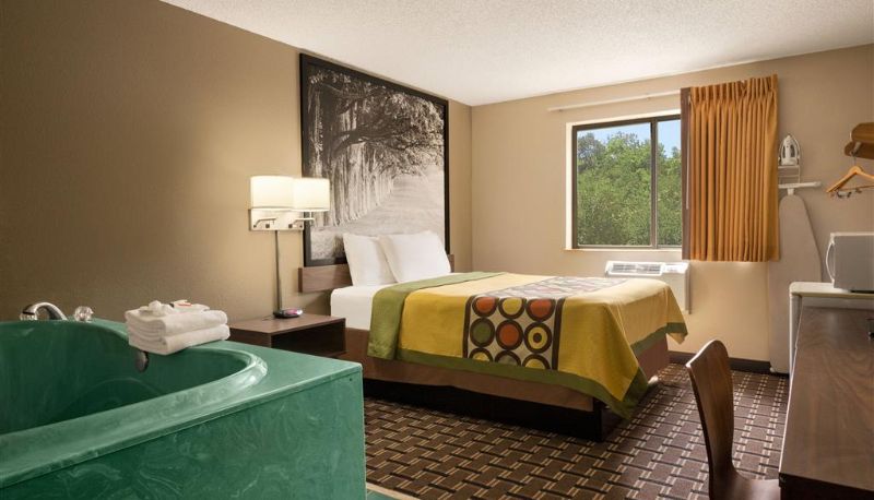 Zimmer - Super 8 by Wyndham Mayfield