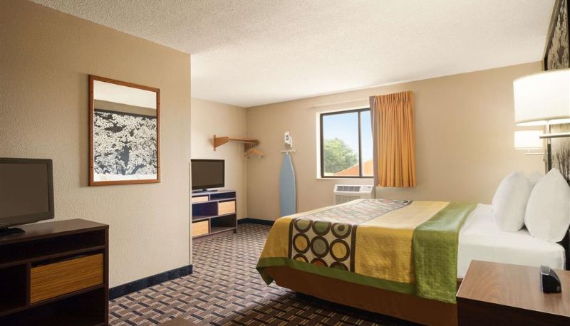 Zimmer - Super 8 by Wyndham Mayfield