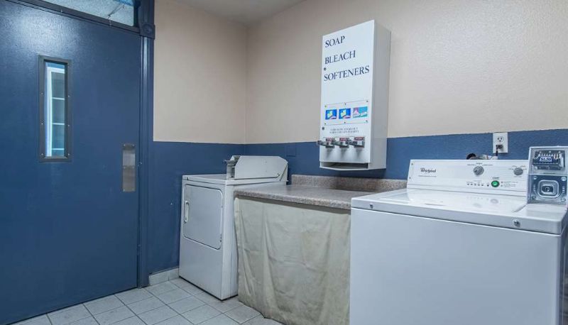 Interior view - MOTEL 6 KINGSBURG CA