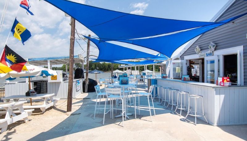 Restaurant - Lowes Wharf Marina Inn