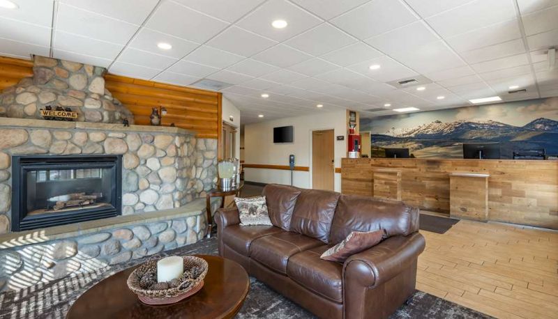 Hall - Best Western Yellowstone Crossing