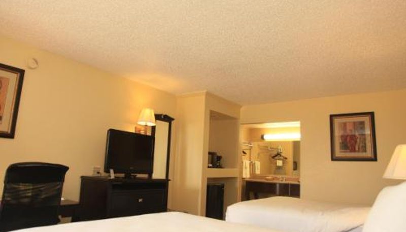 Room - Plaza Inn Midland