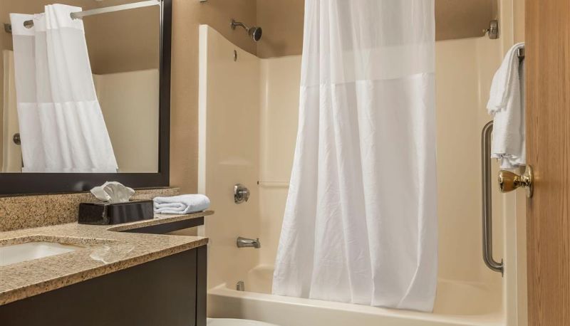 Habitación - Quality Inn & Suites Pittsburgh Harmarville