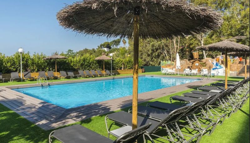 Basen - Apartaments Els Llorers