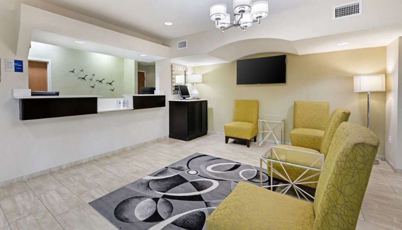 Hall - Best Western Edgewater Inn
