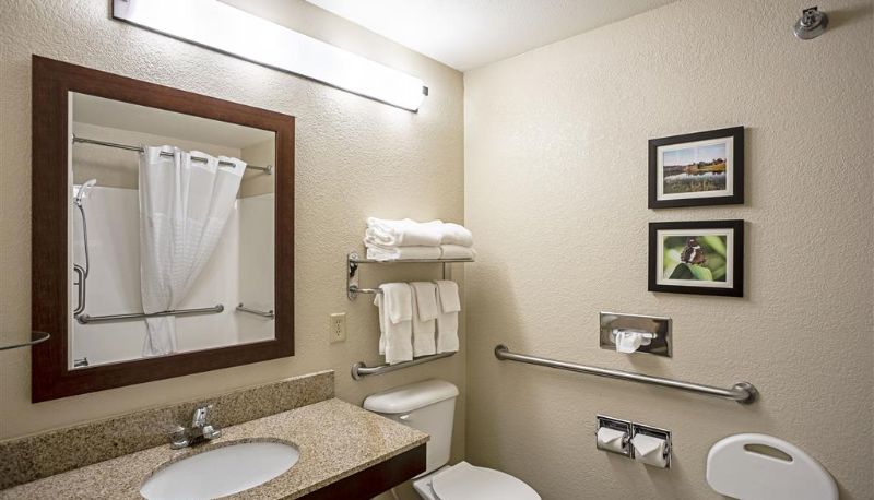 Camera - Comfort Inn & Suites Independence