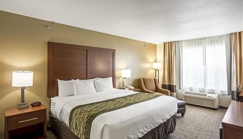 Camera - Comfort Inn & Suites Independence