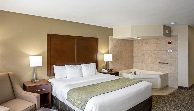 Camera - Comfort Inn & Suites Independence