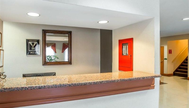 Hall - Econo Lodge Brunswick Travel Center