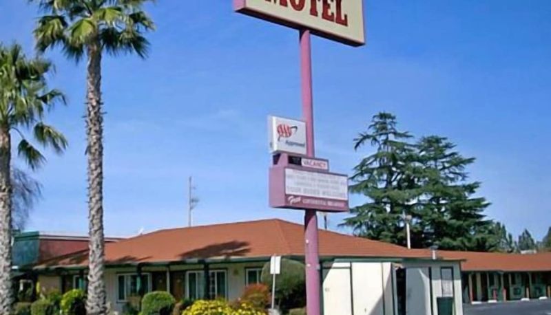 Area esterna dell'hotel - Holiday Motel Waynesburg