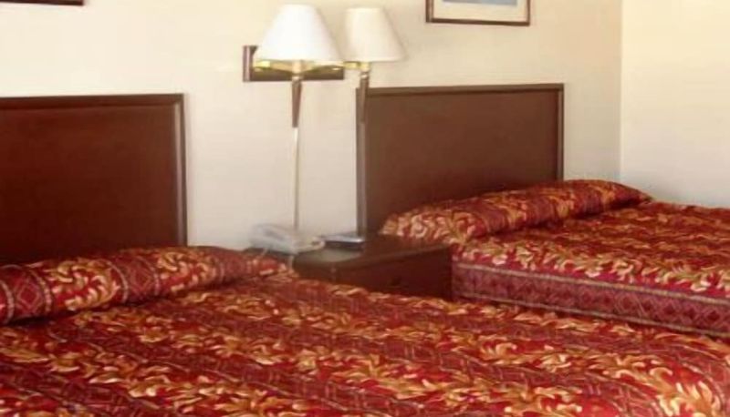 Camera standard - Holiday Motel Waynesburg