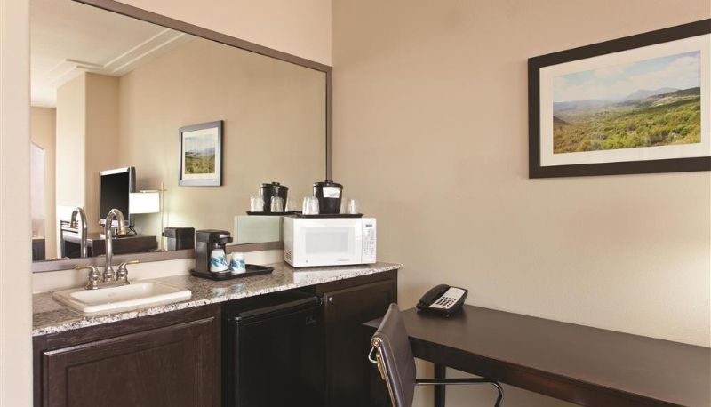 Zimmer - La Quinta Inn & Suites by Wyndham Los Banos
