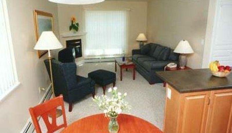 Informacje - CANTERRA SUITES EXECUTIVE HOTEL