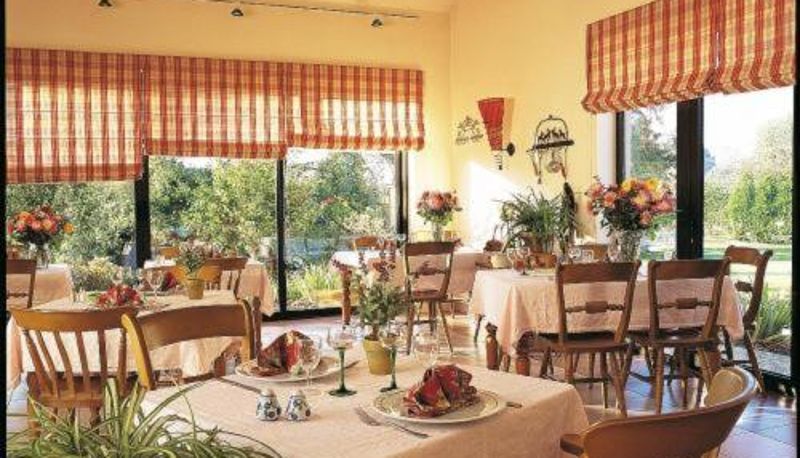 Frühstücksraum innerhalb des Restaurants - L'Hôtel des Bords de L'ill