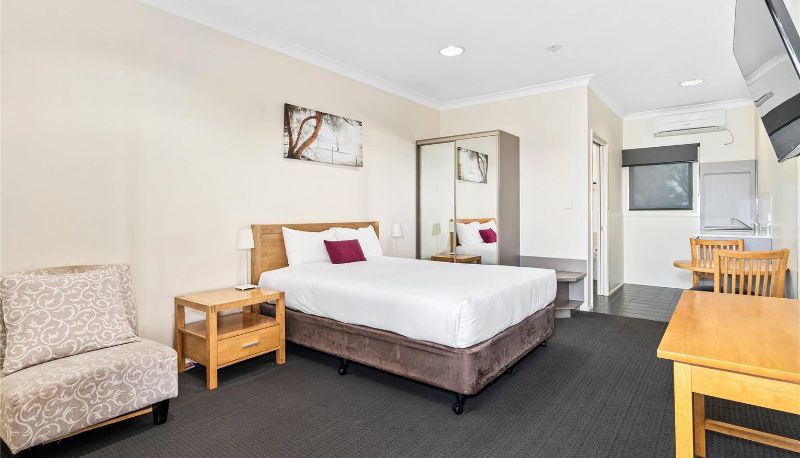 Camera - Comfort Inn Bishops Lodge
