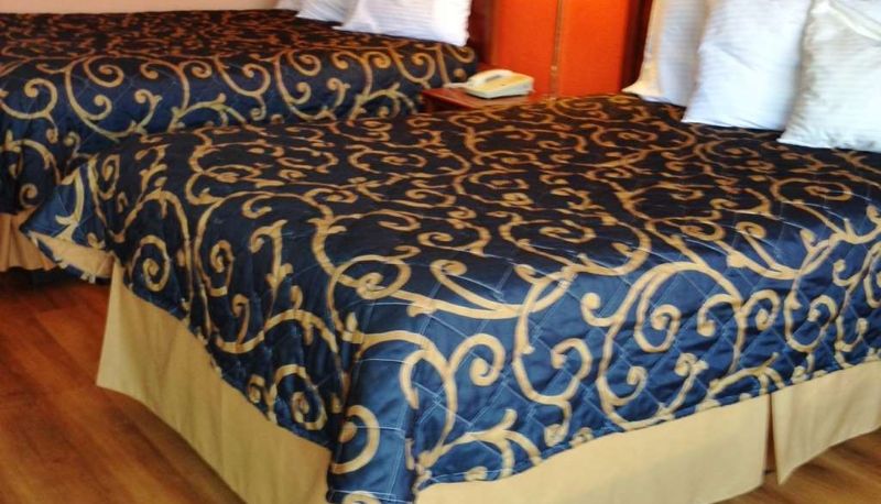 Habitación cuádruple - Americas Best Value Inn Forest