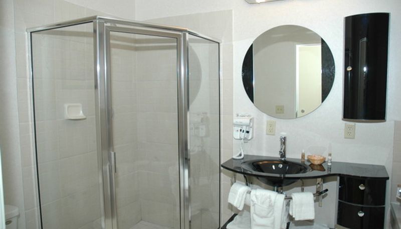 Room - The Grand Savannah Hotel