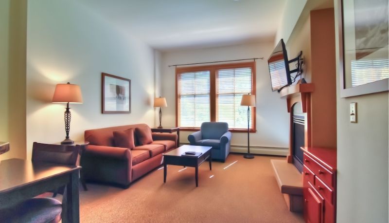 Información - Zephyr Mountain Lodge