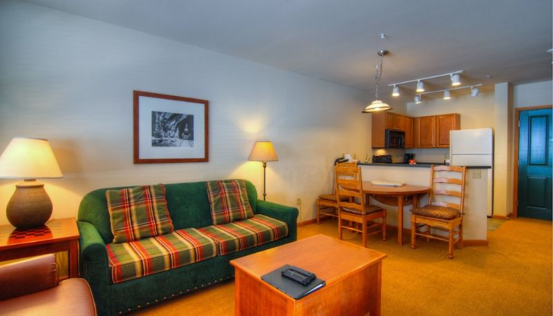 Información - Zephyr Mountain Lodge