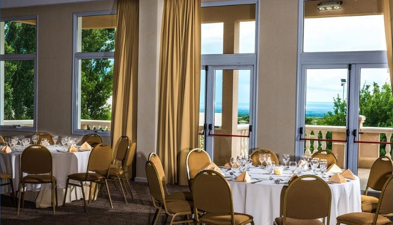 Vista interna - Merlo Howard Johnson Hotel & Convention Center by Wyndham