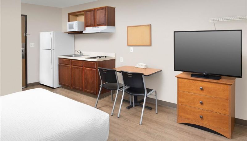 Room - WoodSpring Suites Huntsville Madison