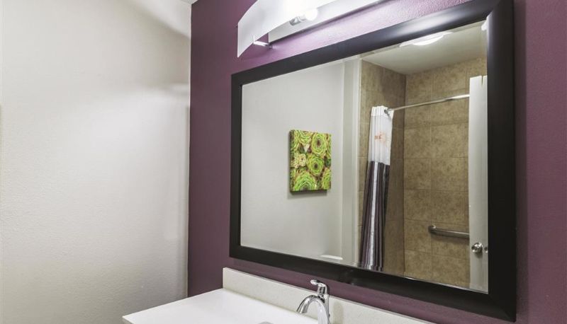 Camera - La Quinta Inn & Suites by Wyndham Mission at West McAllen