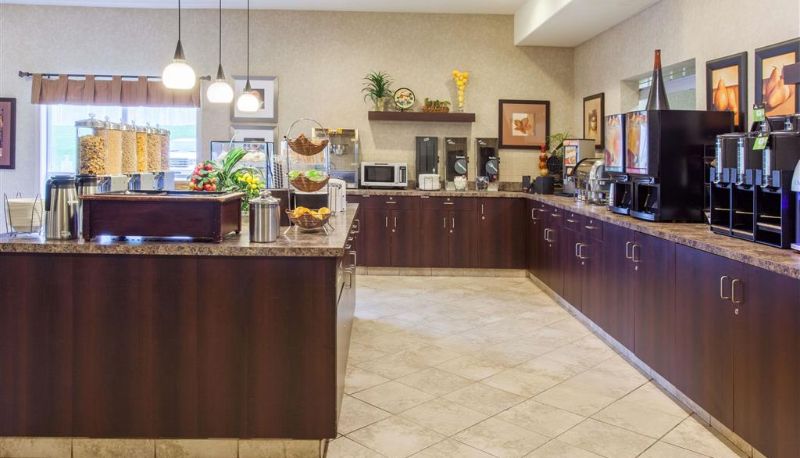 Vista interna - Ramada by Wyndham Camrose