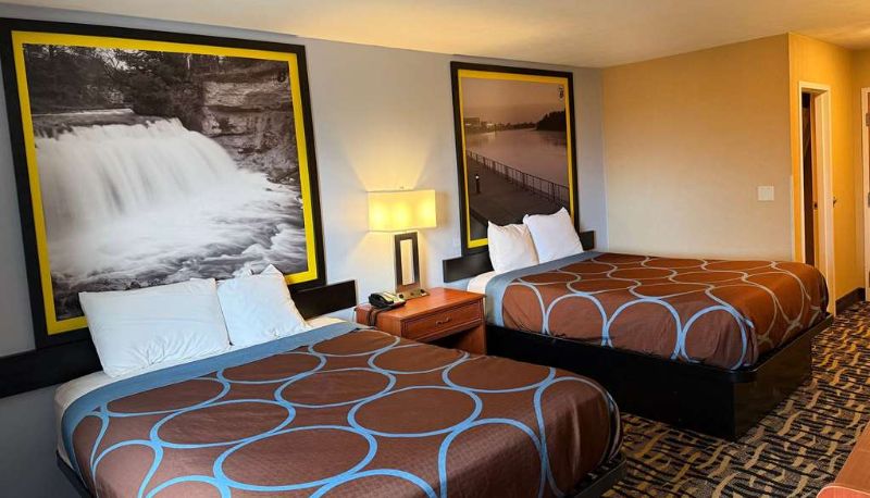 Room - Super 8 by Wyndham Cozad