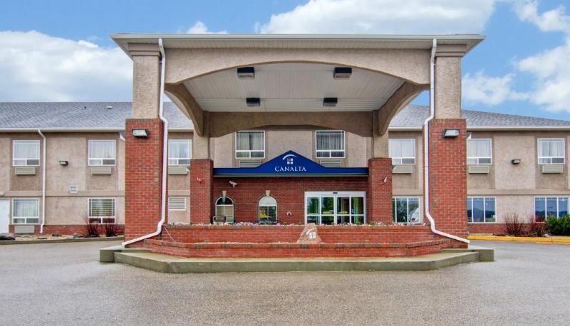 Vista exterior - Rimbey Ridge Hotel & Suites