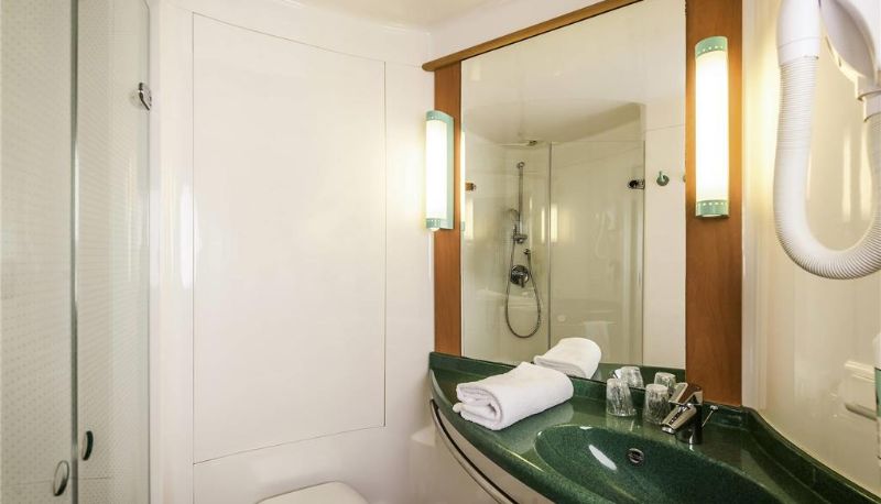 Room - ibis Cannes Mandelieu