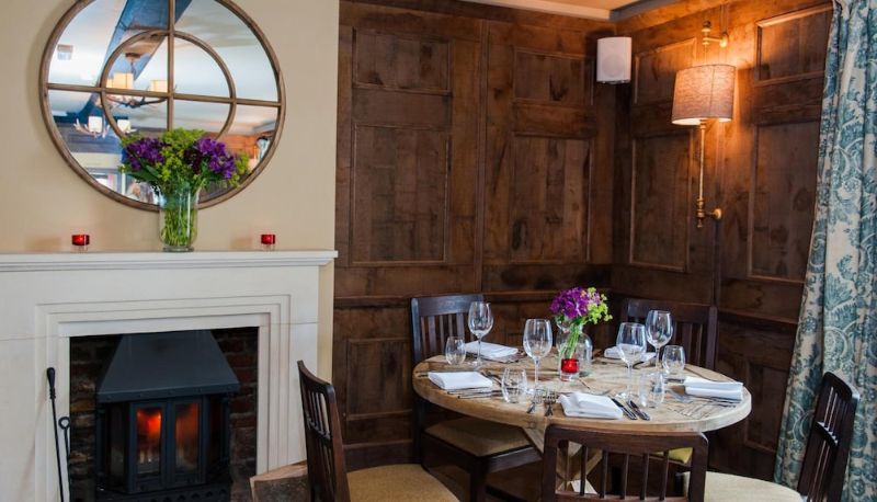 Restaurant - Overton The White Hart
