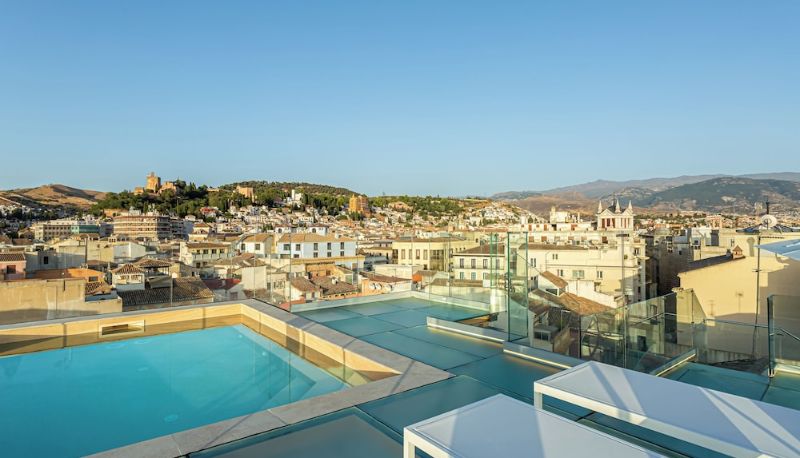 Pool - Granada Room Mate Leo Design Hotel