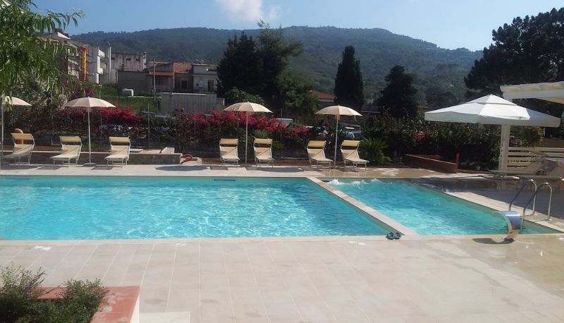 Pool - Hotel Mareluna
