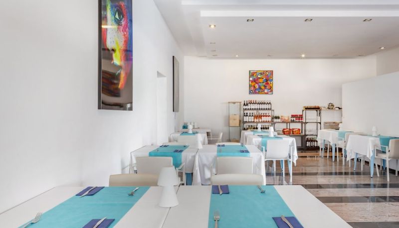 Restaurant - Club Cala Blanca by Diamond Resorts