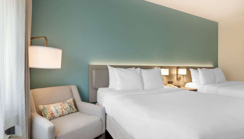 Camera - Comfort Inn & Suites Davenport - Quad Cities