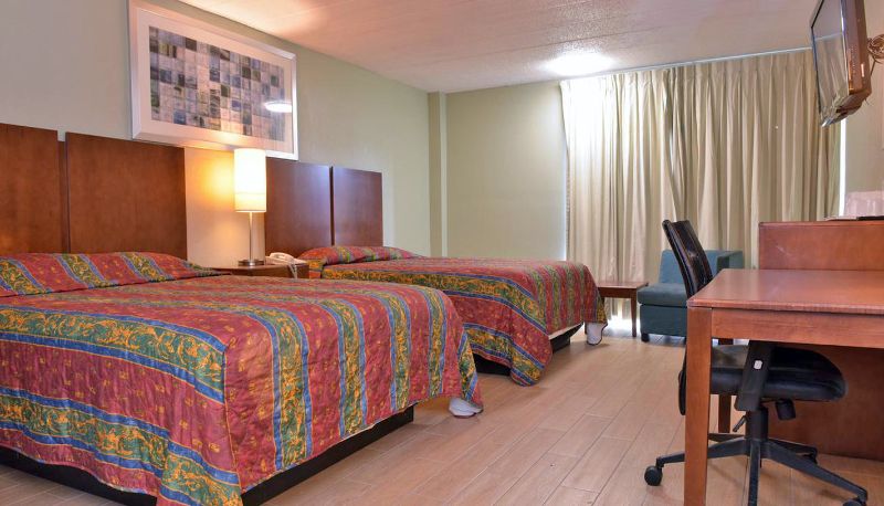 Zimmer - Red Carpet Inn and Suites Houston Gulf Fwy