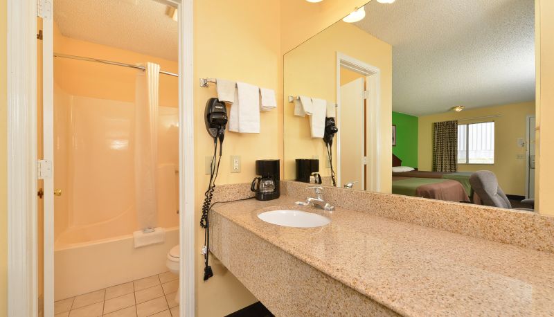 Pokój - Americas Best Value Inn & Suites Siloam Springs