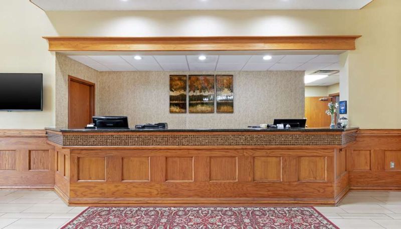 Hall - Best Western Locust Grove Inn & Suites