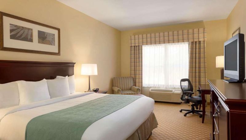 Camera - Country Inn & Suites by Radisson Pineville LA